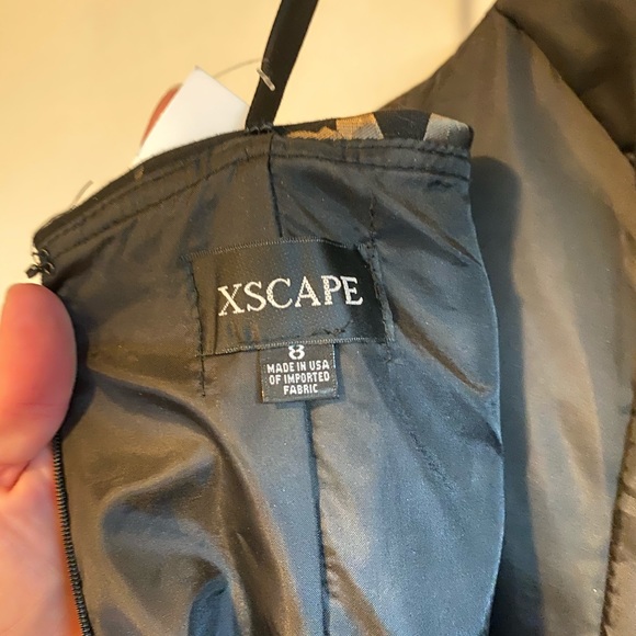 FORMAL DRESS - SZ 8 - Picture 3 of 4